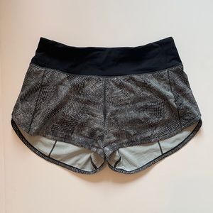 Lululemon Speed Up Short - 6 Tall